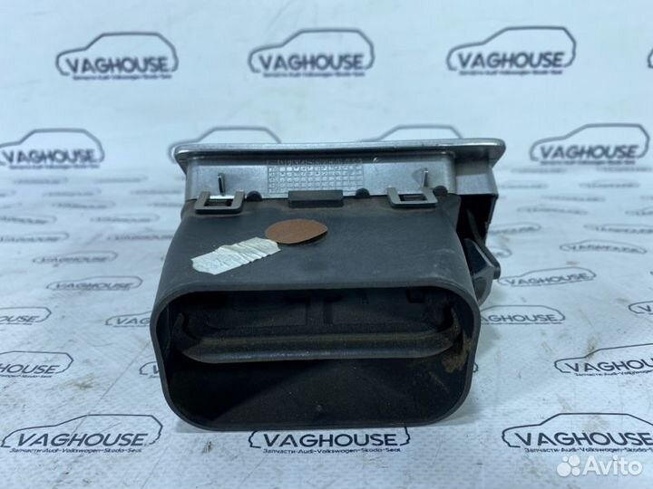 Дефлектор воздуховода левый Peugeot 307 1.6 2007