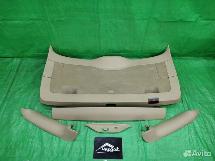 Обшивка двери багажника VW Touareg 2002-2010
