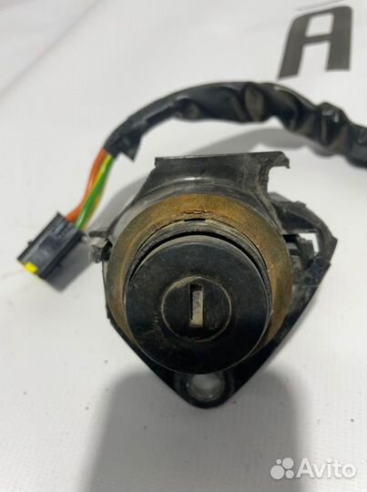 Замок зажигания (комплект) Renault Duster F4RA400