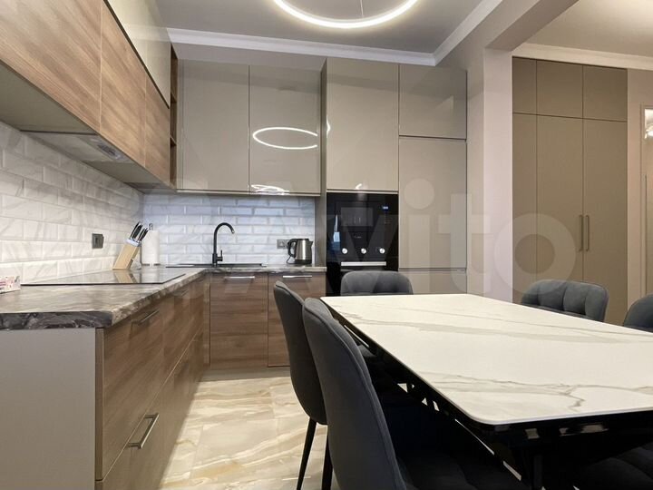 3-к. квартира, 96 м², 7/17 эт.