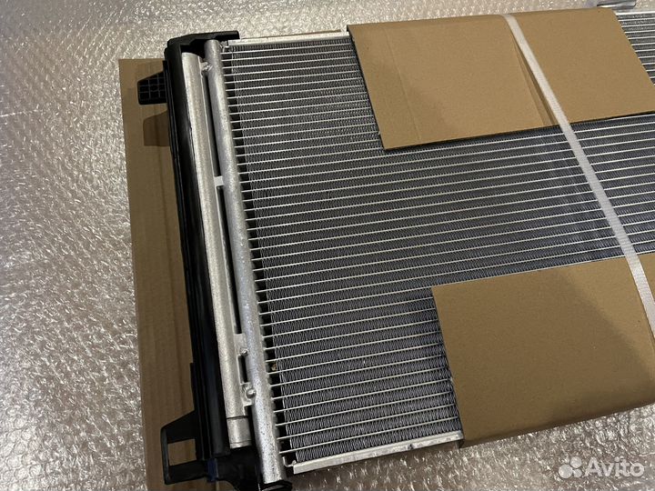 Радиатор кондиционера Mercedes W204 W212 X204