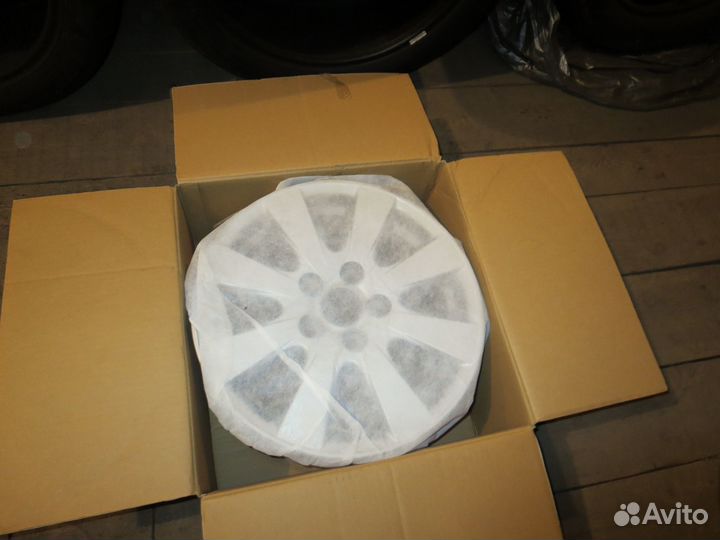 Новый диск литой R16 Toyota Camry
