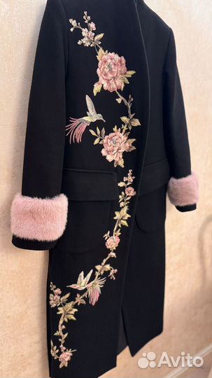 Женское дизайнерское пальто с норкой