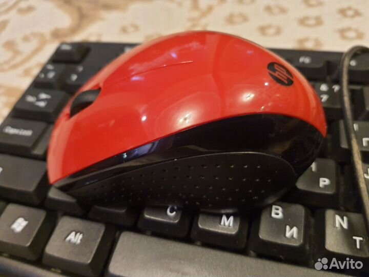 Клавиатура проводная, мышь беспроводная