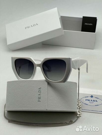 Солнцезащитные очки женские prada