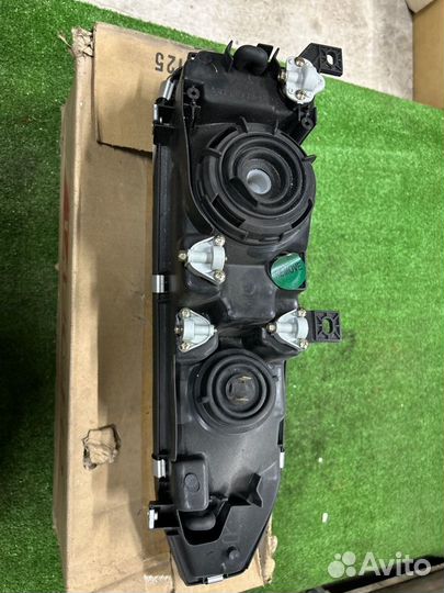 Фара передняя правая Mitsubishi Galant E5