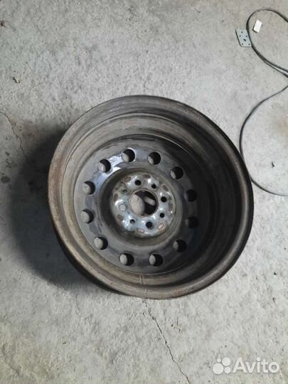 Штампованый диск r14 Ваз Лада