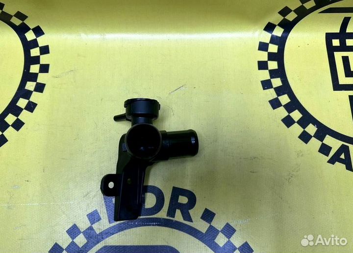 Тройник заливной Hyundai Solaris Kia Rio 2011