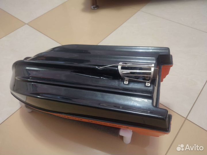 Прикормочный кораблик для рыбалки