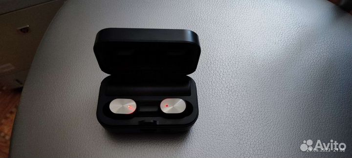 Беспроводные наушники новые
