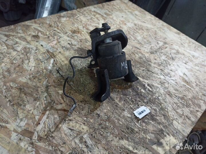 Подушка опора двигателя Mazda 6 GG седан LF 2.0