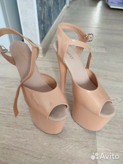 Стрипы тройки бежевые 44размер