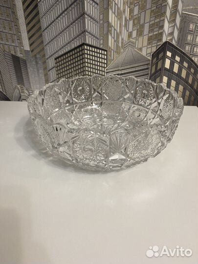 Большая хрустальная ваза