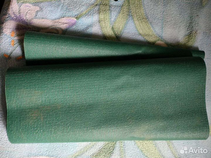 Коврик для йоги новый зелёный