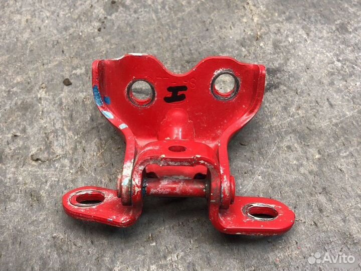 Нижняя петля передняя левая Kia Picanto SA