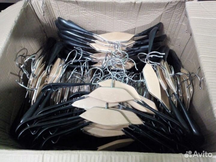 Вешалки плечики деревянные