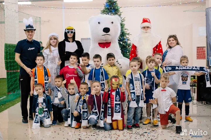 Белый Мишка поздравление.Ростовые куклы