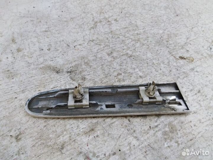 Молдинг переднего левого крыла