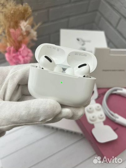 Наушники AirPods