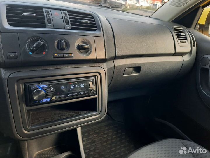 Skoda Fabia 1.2 МТ, 2011, 200 184 км