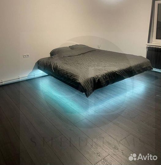 Парящая кровать из металла