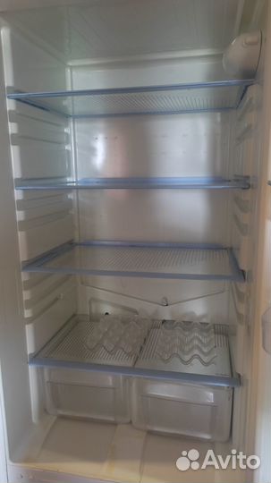 Продаëтся холодильник двухкамерный Индезит