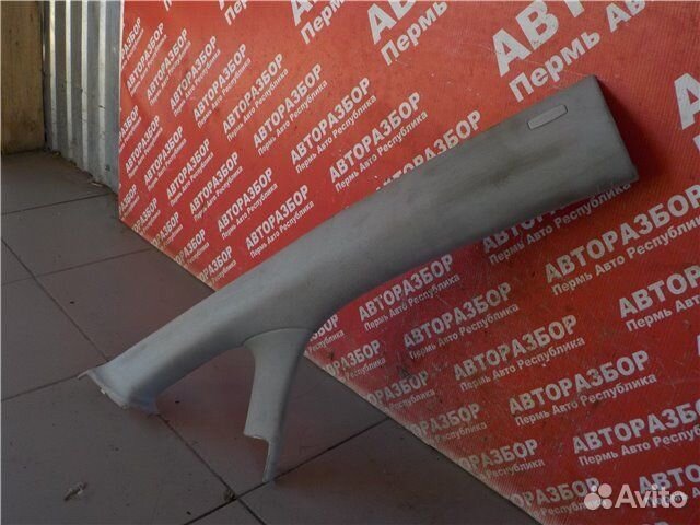 Накладка стойки передняя правая Volkswagen Golf