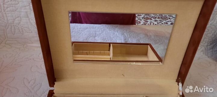 Шкатулка винтажная музыкальная с гобеленом