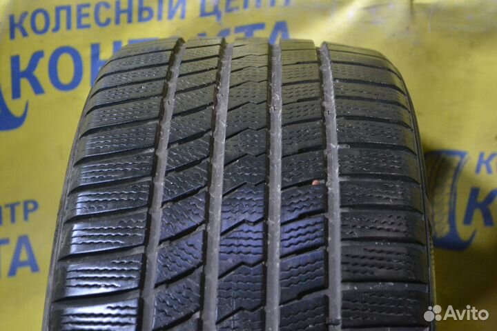 Kumho I'Zen KW27 265/35 R20