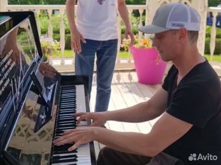 Уроки игры на фортепиано онлайн и очно