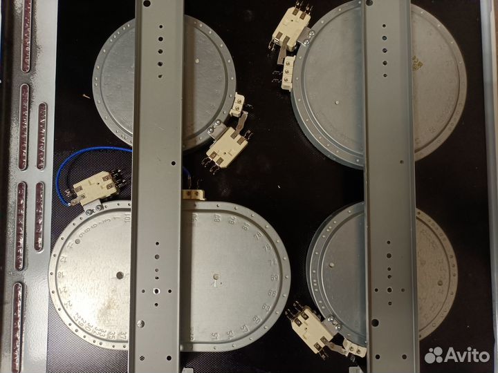 Электрическая плита Gorenje gecs5C70WA на запчасти