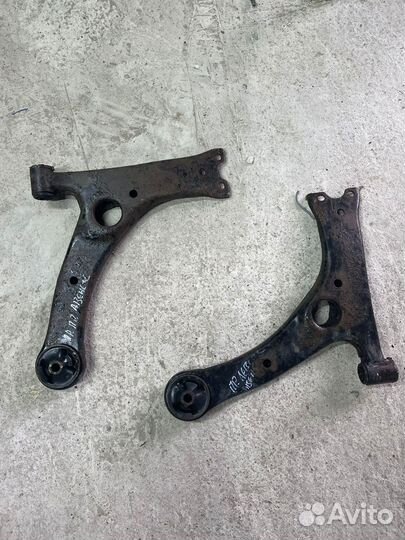 Рычаг передний toyota avensis 2