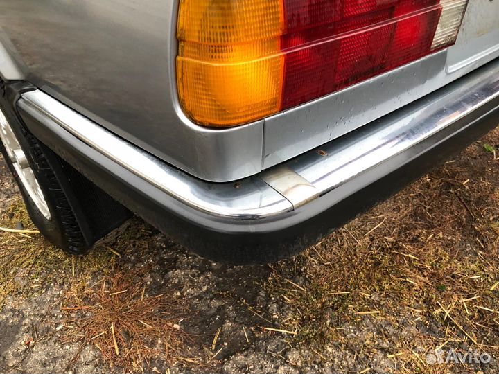Бампер задний Bmw 325e E30