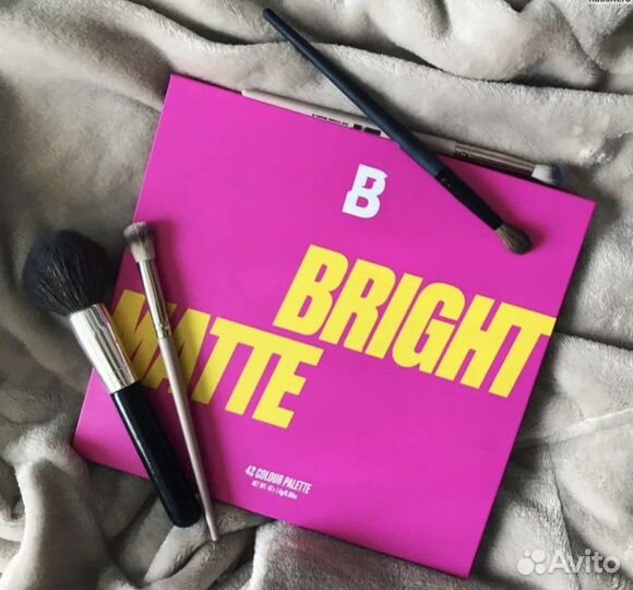 Палетка теней bright 42 colour palette
