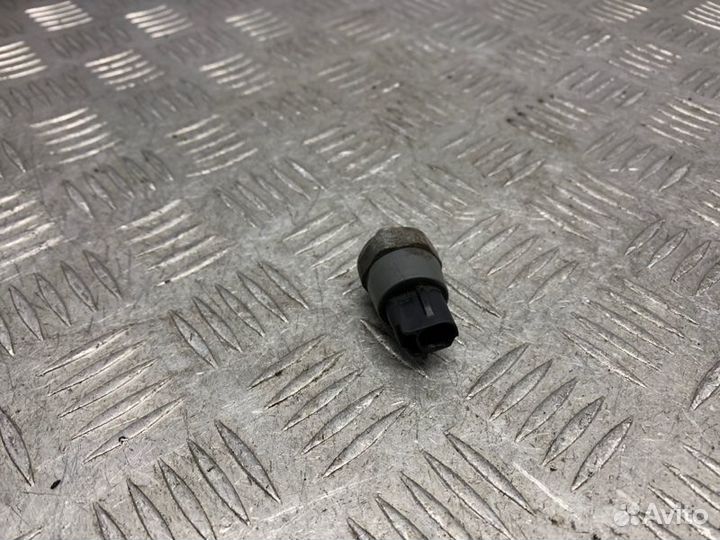 Датчик давления масла Toyota Avensis 2 T250 1azfse