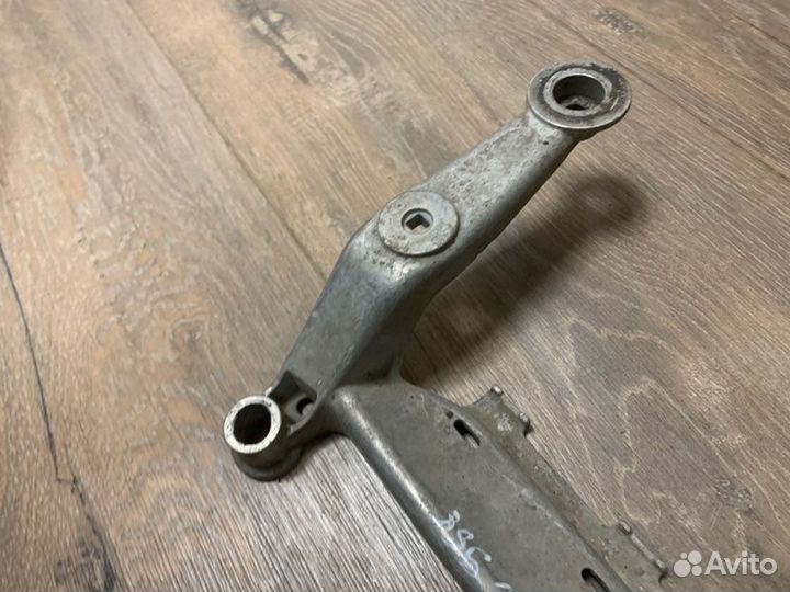 Кронштейн компрессора кондиционера Porsche Cayenne