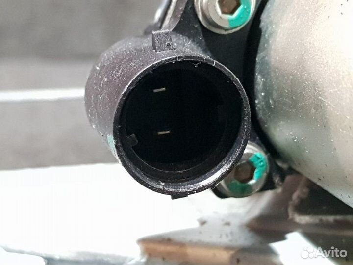 Стеклоподъемник передний правый Renault Duster