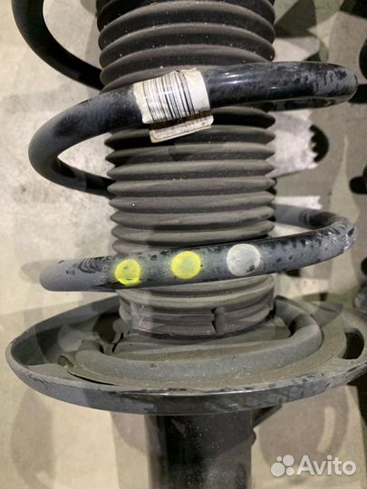 Стойки передние с пружинами передние Mercedes-Benz