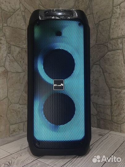 Музыкальный центр с микрофоном