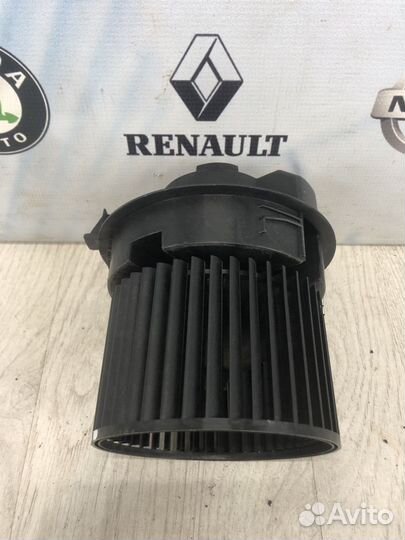 Вентилятор мотор печки отопителя Renault sandero s