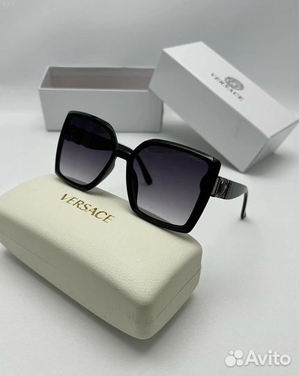 Солнцезащитные очки женские versace