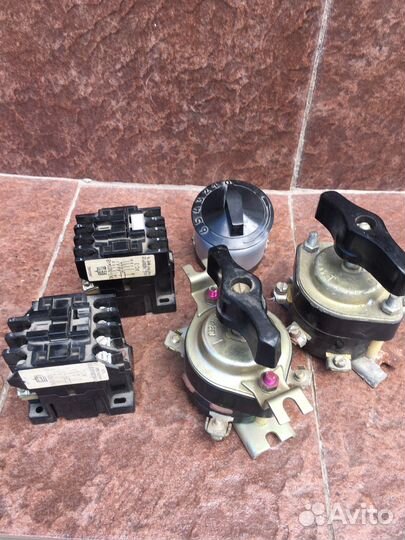 Пускатели пакетные выключатели