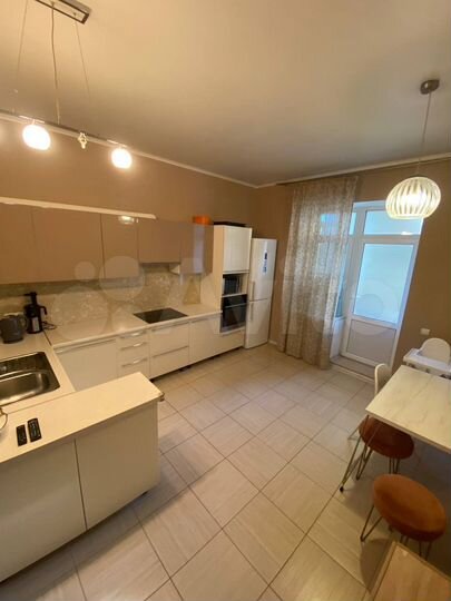 2-к. квартира, 81 м², 4/5 эт.