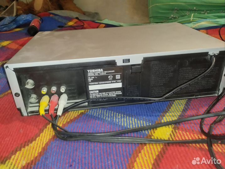 Видеомагнитофон Toshiba v-e61r