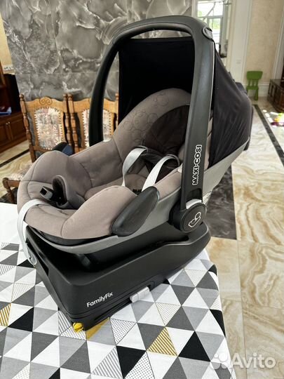 Автолюлька maxi cosi pebble с базой FamilyFix