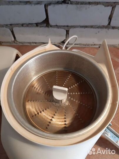 Соковыжималка свпп-201