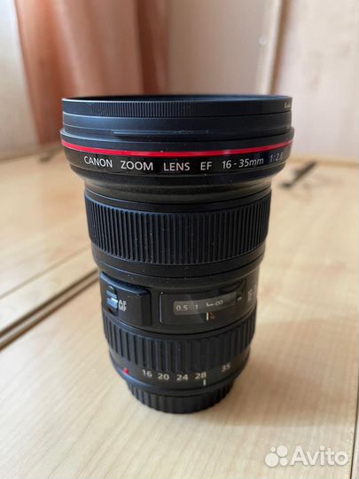 Объектив на фотоаппарат