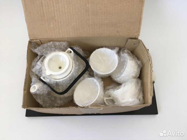 Чайный сервиз на 4 персоны новый