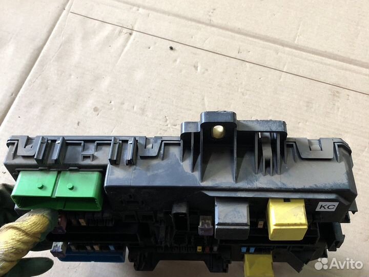 Блок предохранителей салонный Opel Astra H