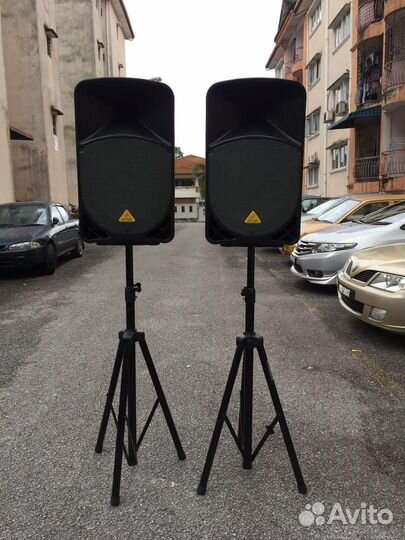 Акустическая система активная behringer b115d